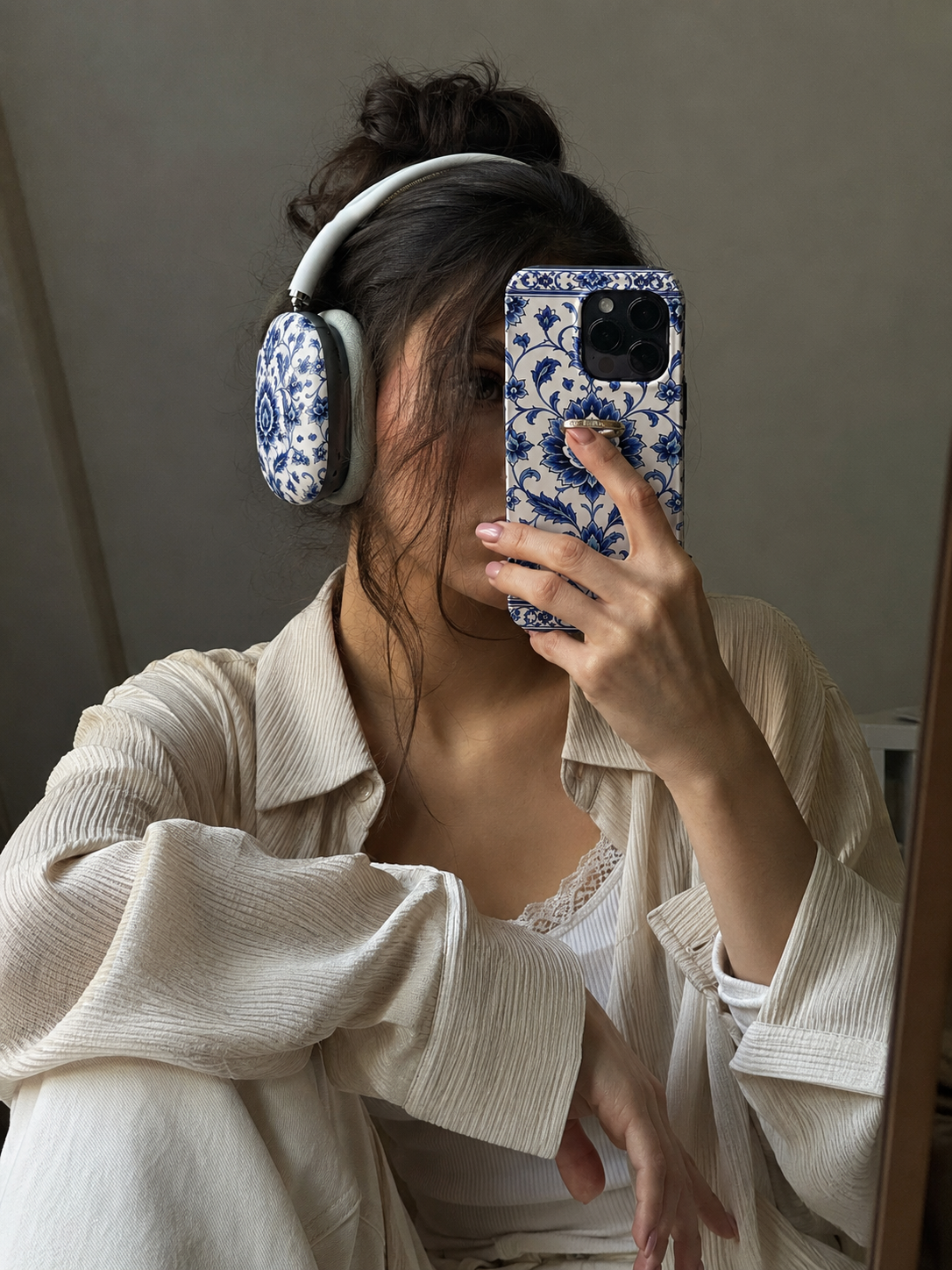 Blue Floral Ceramic Pattern Tough Phone Case